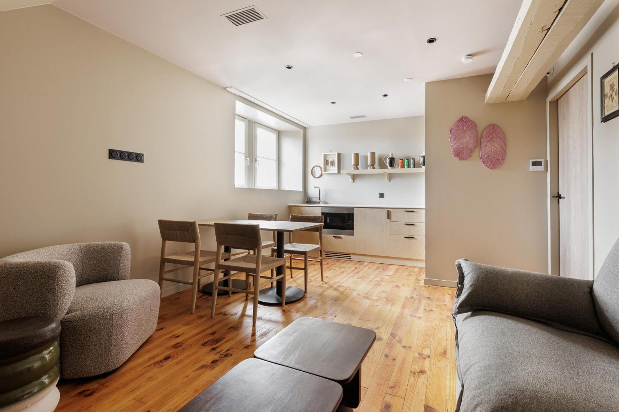 Hotel Cloitre - Entree Autonome, Reception En Ligne - Encore Mieux 올리언스 외부 사진